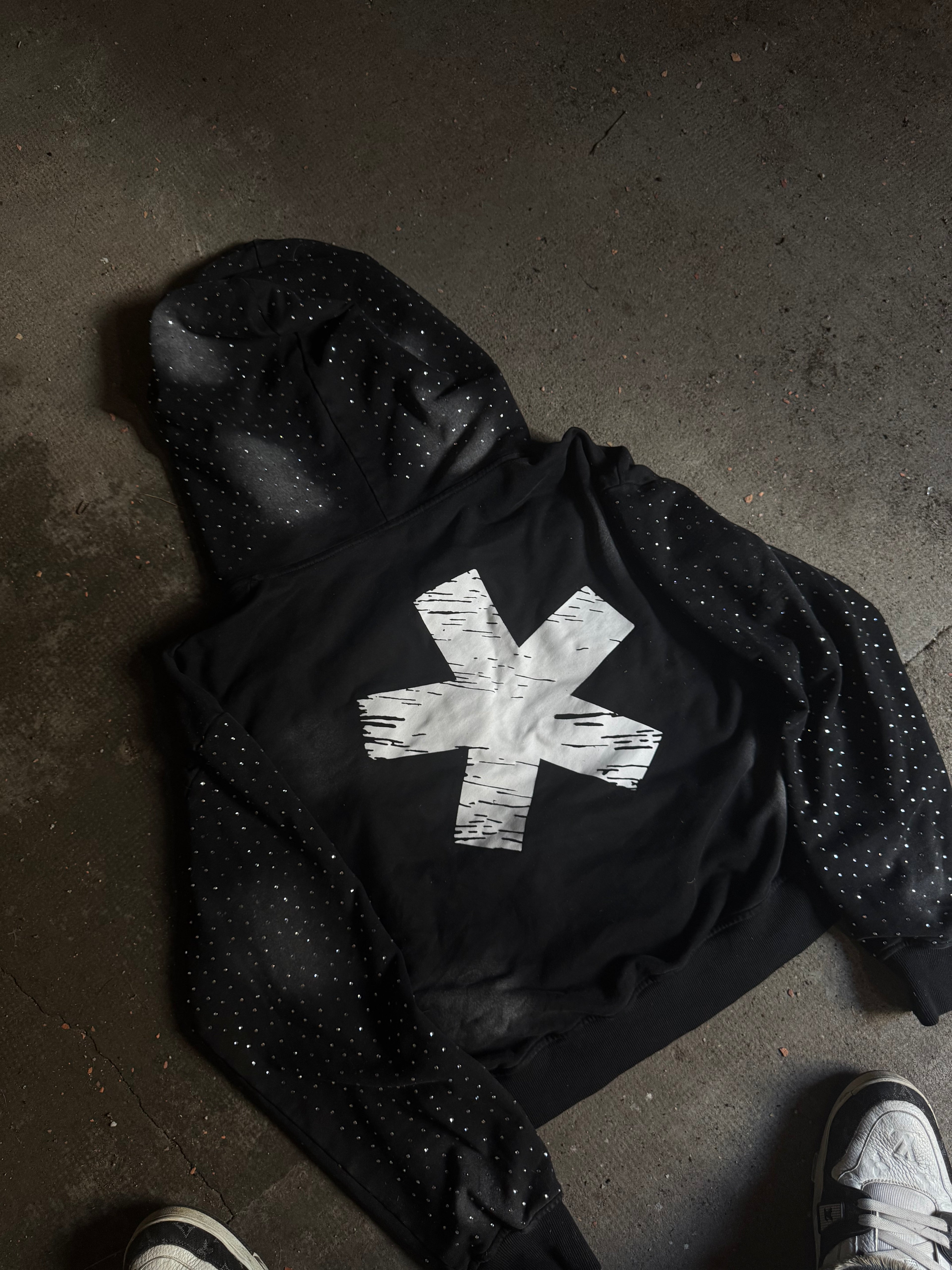 "MUSIC" ZIP HOODIE